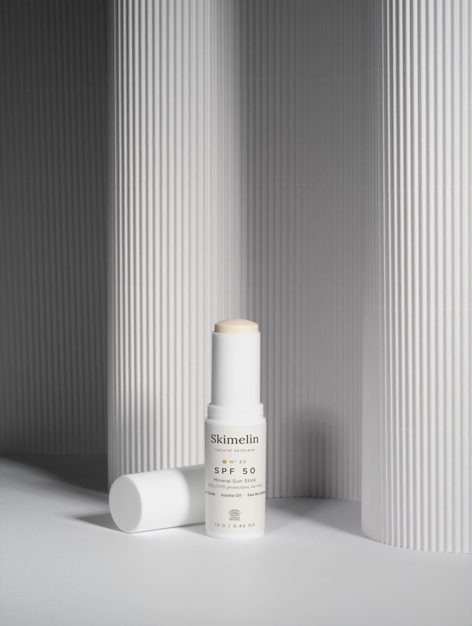 Nº 20 SPF 50 – mineralinis apsauginis pieštukas 4 Skimelìn Nº 20 SPF 50 – mineralinis apsauginis pieštukas – COSMOS NATURAL sertifikuota natūrali kosmetika – nuotrauka 4